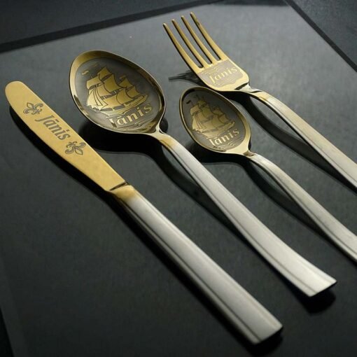 Komplekts Gold no 4 piederumiem