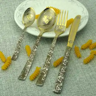 Komplekts Gold no 4 piederumiem