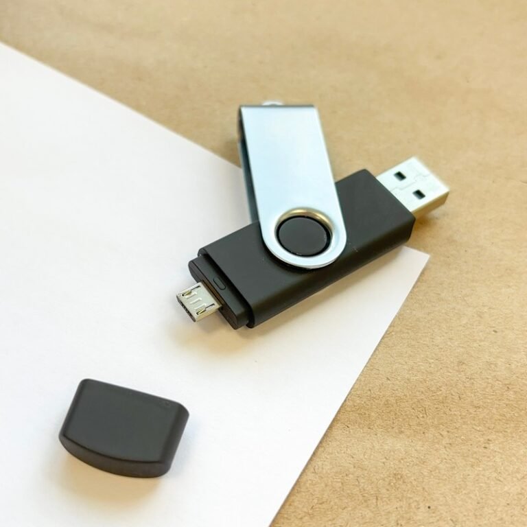 USB 2.0 & Micro usb флешка 16 гб USB 2.0 & Micro usb флешка 16 гб