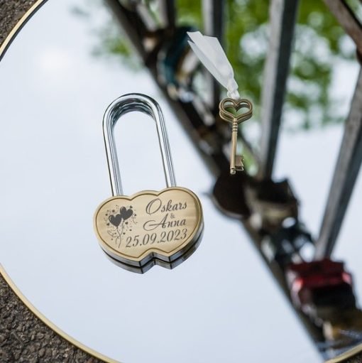 Mīlestības kāzu slēdzene ar gravējumu