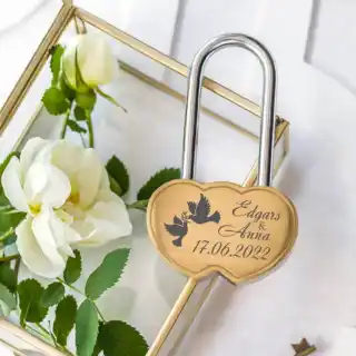 Mīlestības kāzu slēdzene ar gravējumu