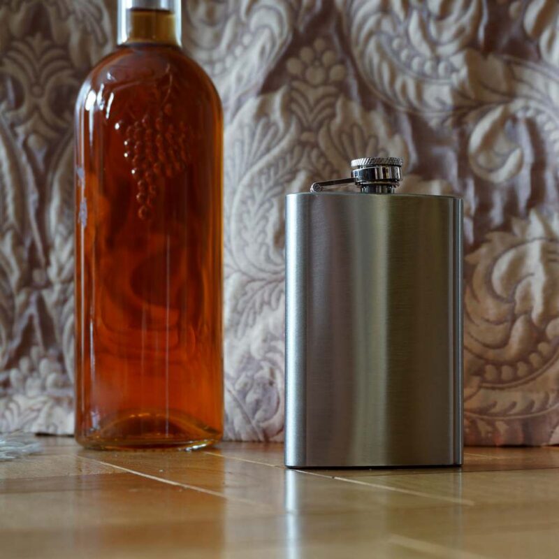 Фляжка GLEN с гравировкой 120 мл. Фляжка GLEN с гравировкой 120 мл.