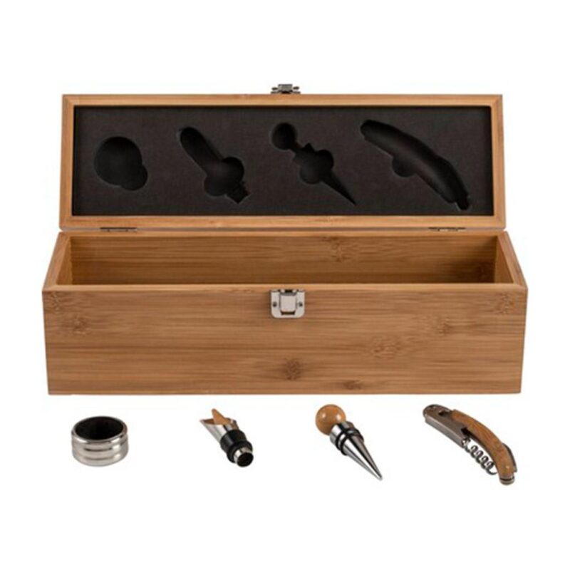 Vīna kaste un piederumi (4 priekš.) ar gravējumu