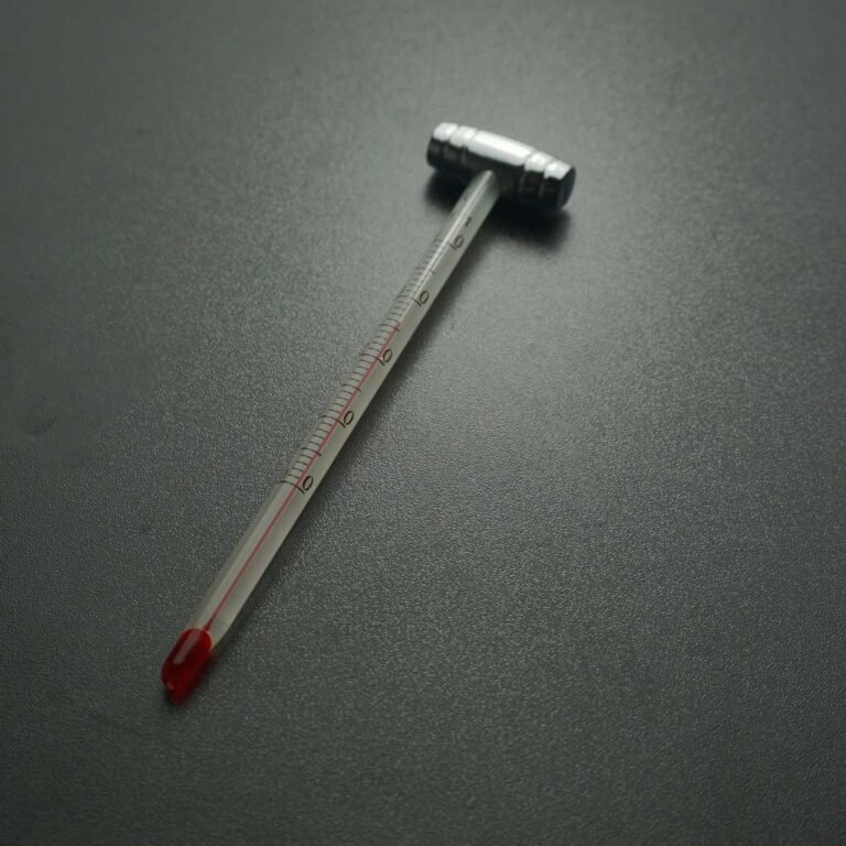 Vīna kaste "Atvērt pēc 10 gadiem"