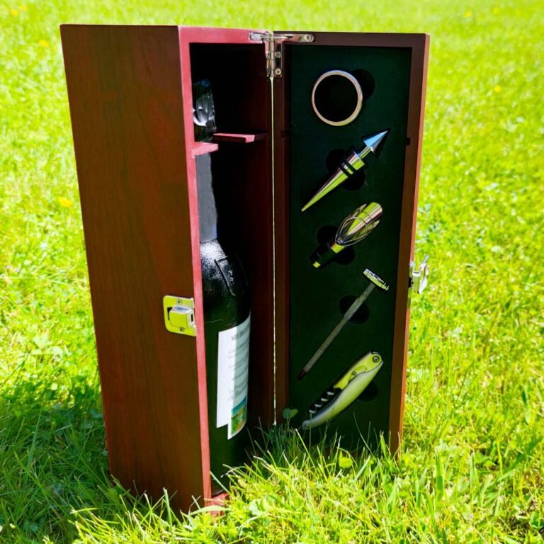 Vīna kaste "Atvērt pēc 10 gadiem"