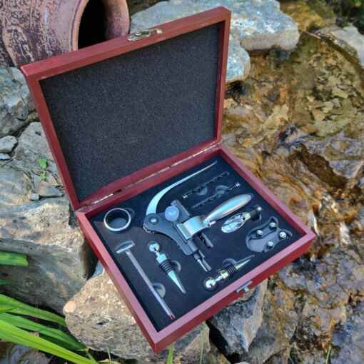 Personālizēts vīna komplekts (9 priekš.) ar gravējumu