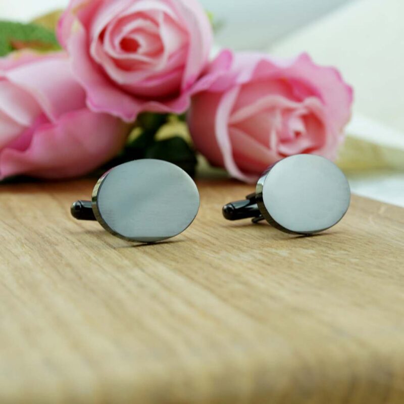 Aproču pogas "Black" ar gravējumu