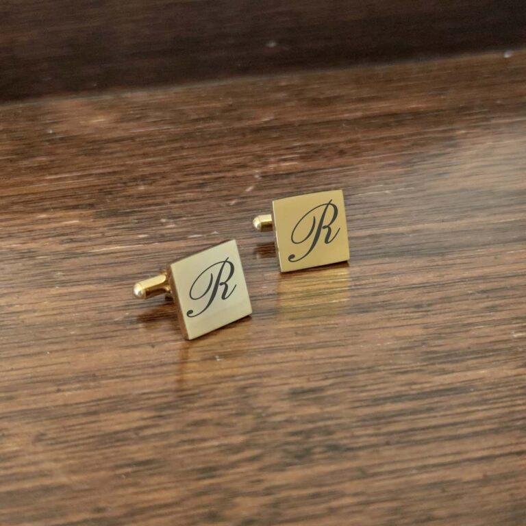 Aproču pogas "SQ Gold" ar gravējumu