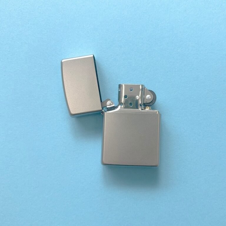 Šķiltava Zippo 205