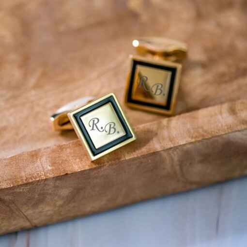 Aproču pogas "SR Gold" ar gravējumu