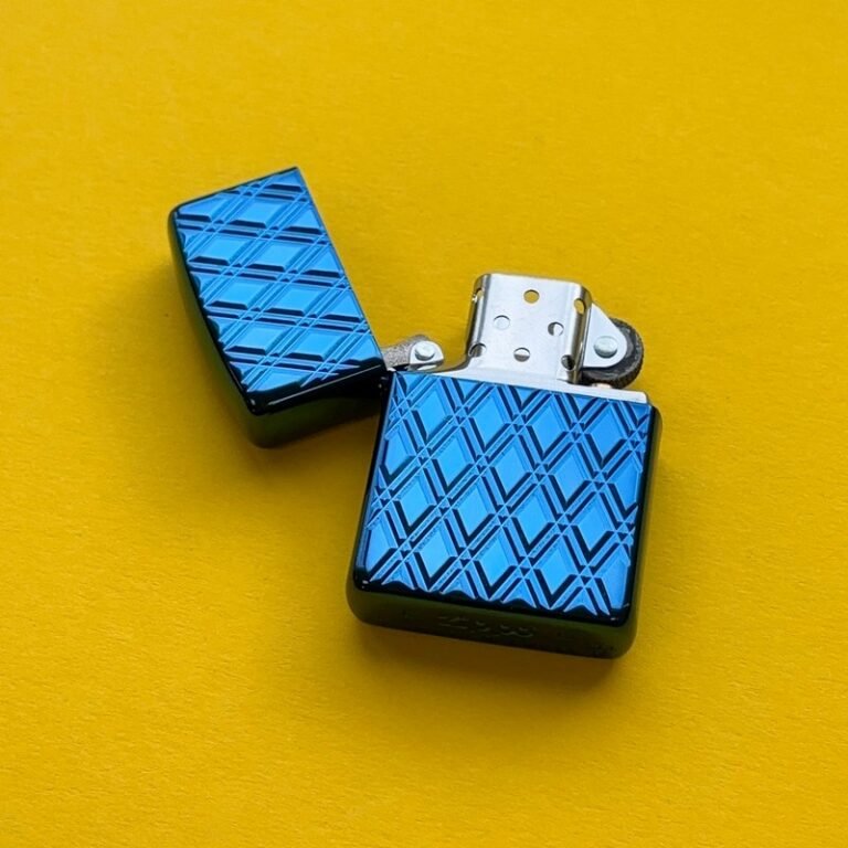 Зажигалка Zippo 29964 Armor™ High Polish Blue Diamonds Зажигалка Zippo 29964 Armor™ High Polish Blue Diamonds
