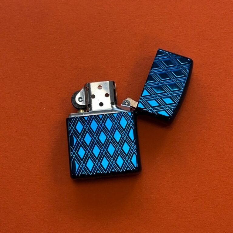 Зажигалка Zippo 29964 Armor™ High Polish Blue Diamonds Зажигалка Zippo 29964 Armor™ High Polish Blue Diamonds