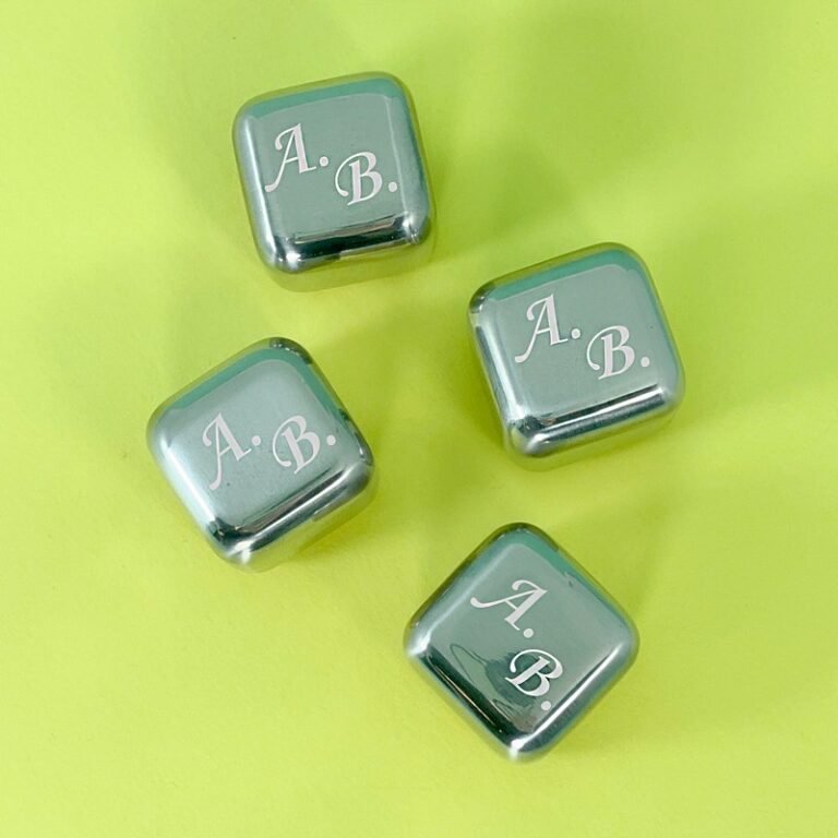 Ledus kubiņi ar gravējumu