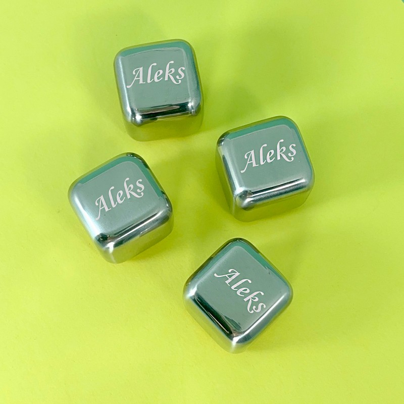 Ledus kubiņi ar gravējumu