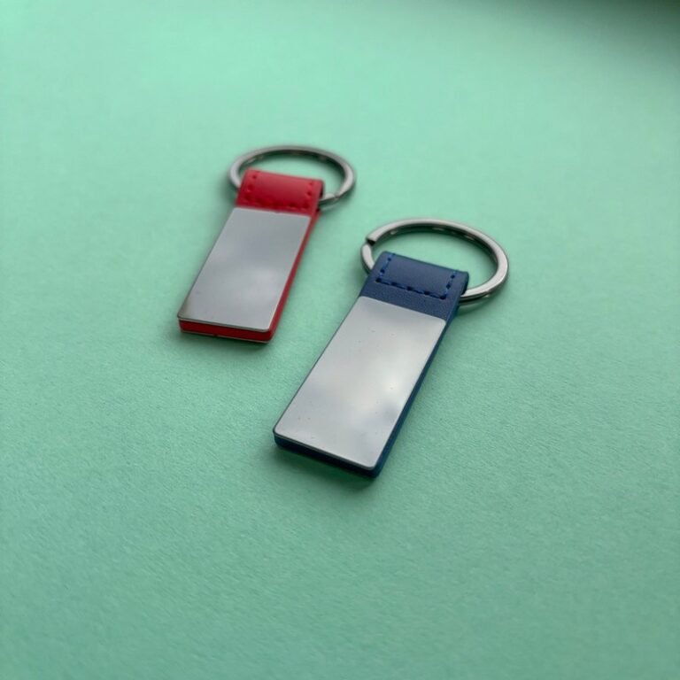 Atslēgu piekariņš sarkans Atslēgu piekariņš sarkans